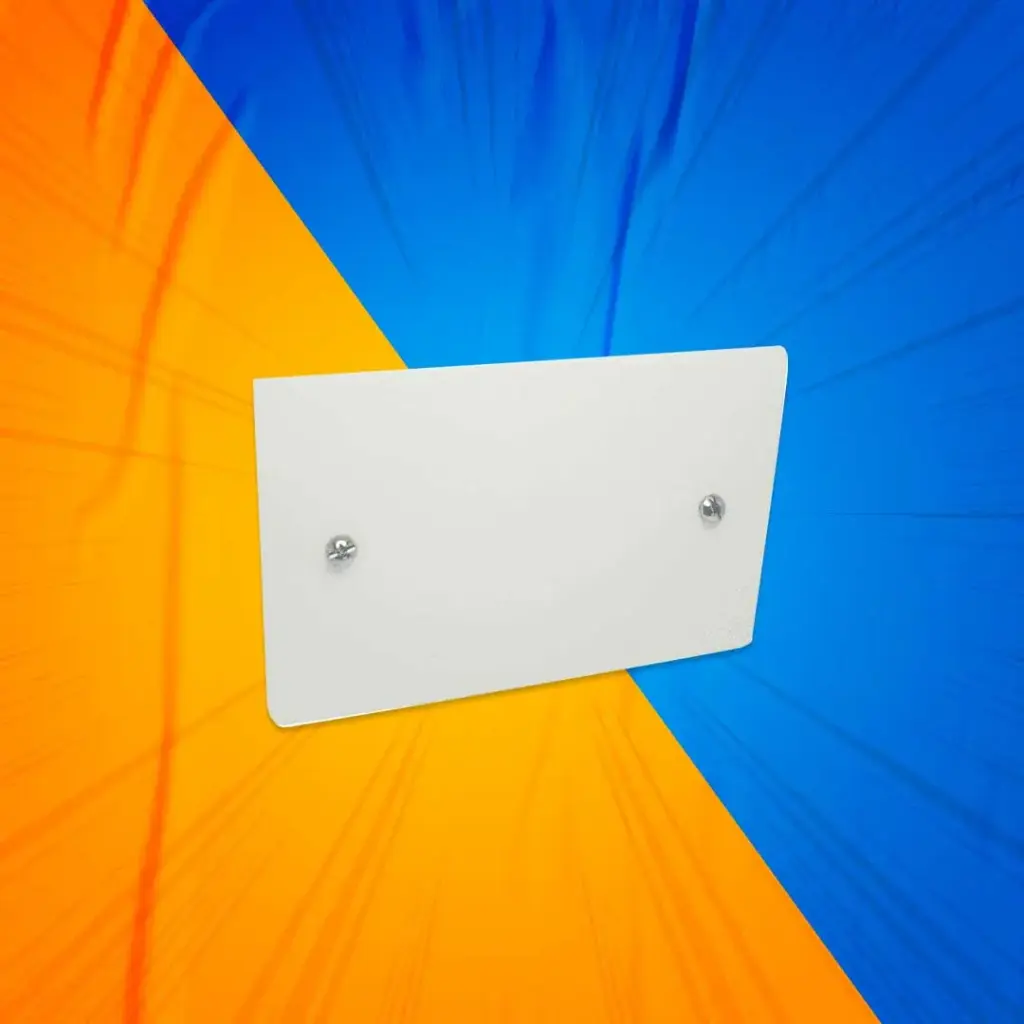 TAPA CIEGA PVC 74X117MM C/PERNOS MEC